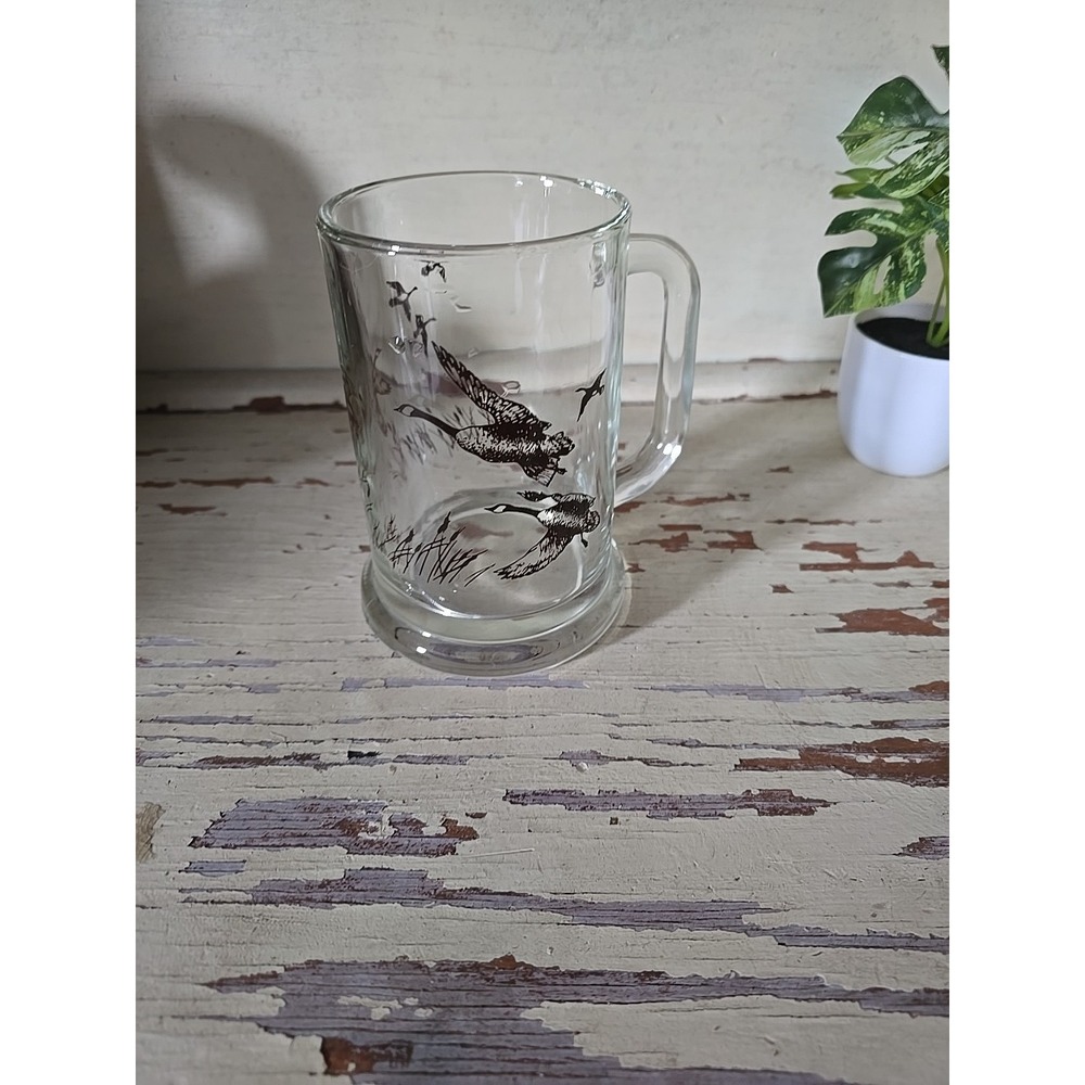 Vtg 1982 Avon Flying Geese Beer Mug Stein Clear Glass Canadian Goose Hunting‎ 12